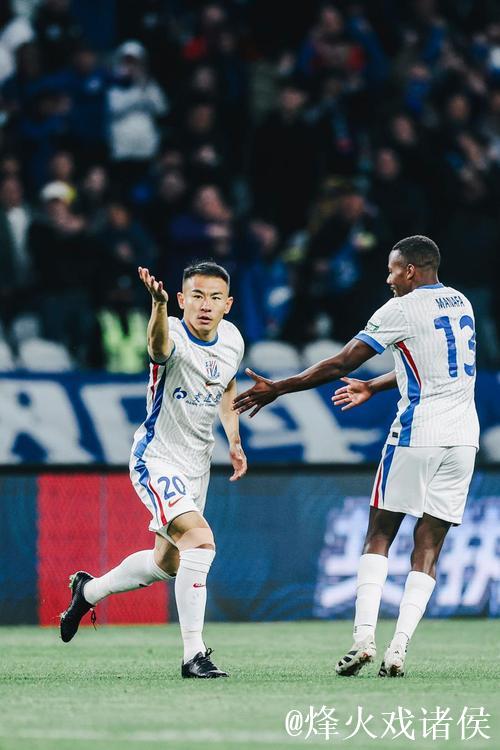 3分钟进2球 第一次首发的于汉超就是奔着冠军去的 3分钟进2球 第一次首发的于汉超就是奔着冠军去的